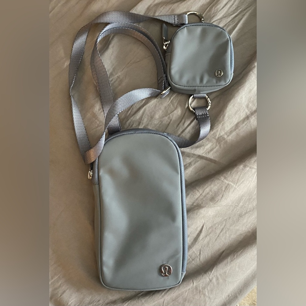 grey lululemon modular crossbody bag